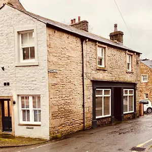 Folly View - Settle